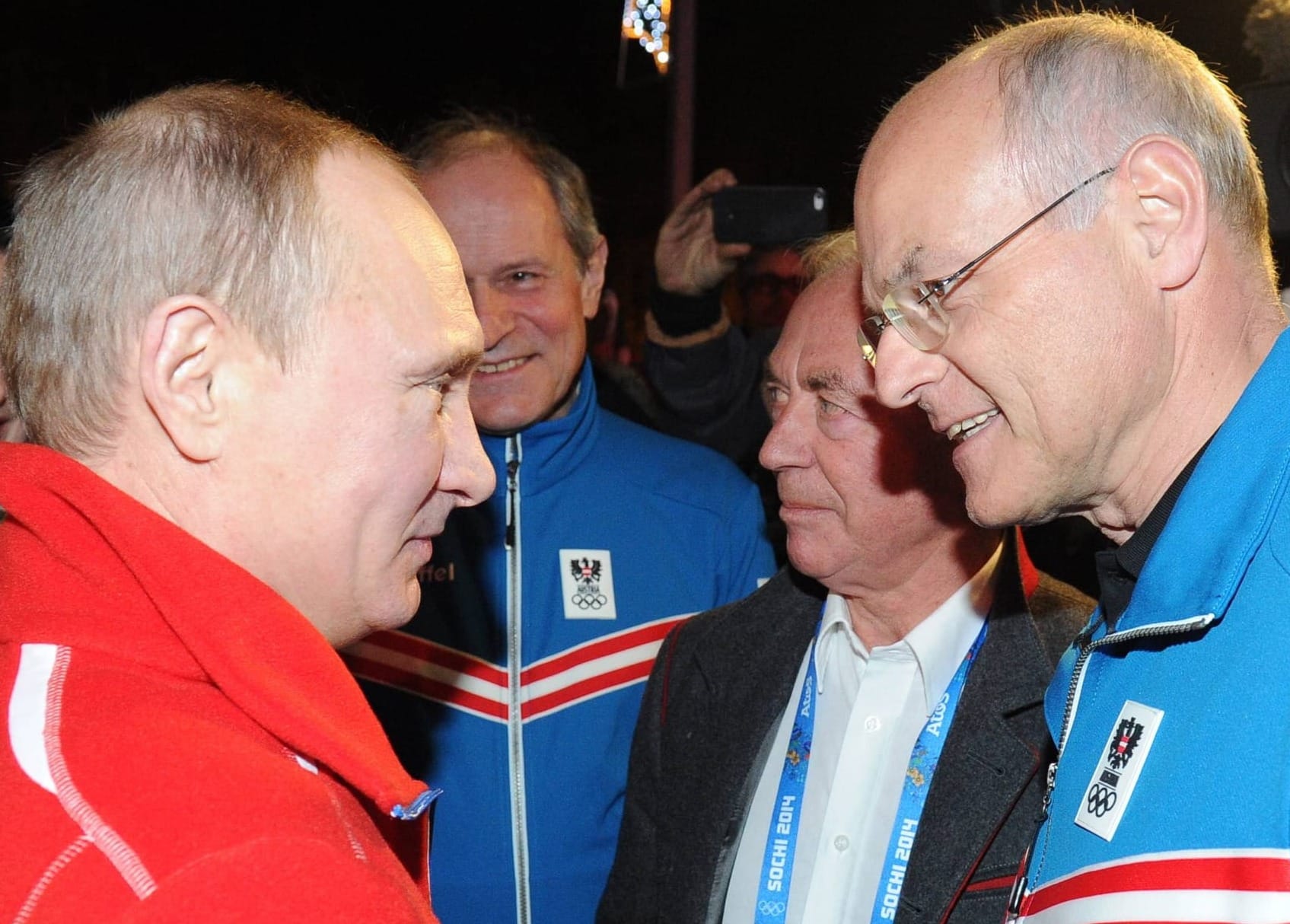 Sochi 2014: comrades Vladimir Putin, Karl Stoss. (Photo: Imago, Itar-Tass)